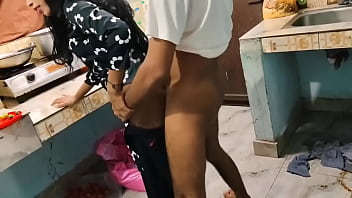 Bhabhi India Digilir Habis-habisan Oleh Adik Ipar Yang Nafsu, Pertama Kali Ngentot Sampai Meraung-raung