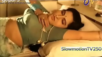 Gaun Desi Yang Menggoda Dan Membangkitkan Nafsu
