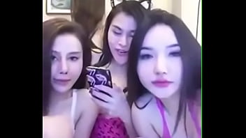 Gadis Tionghoa Seksi Lagi Asyik Main Jari Sendiri