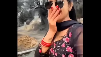 Naik Turun Susu Bhabhi Desi Yang Menggairahkan