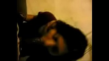 Gadis India Yang Menggoda Dengan Lekuk Tubuh Memikat