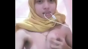 Hijaber Panas Meronta-ronta Nafsu