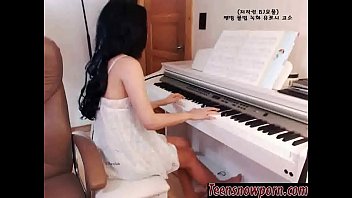 Gadis Korea Seksi Dan Menggoda Di Teensnowporn.com