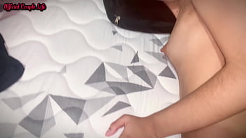 Setiap Kali Istriku Pergi, Anak Tiriku Yang Manis Langsung Menawarkan Pantatnya Yang Masih Ketat Padaku