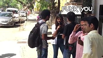 Cewek Nanya Ukuran Kontol Ke Orang Asing! Prank Gila Di India