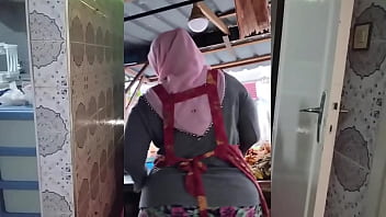 Nyonya Muslim Indonesia Berbodi Montok Dan Menggoda
