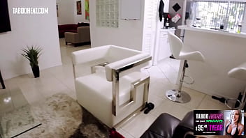 Malam Game Yang Panas: Aku Diam-diam Ngentot Bibi Tiriku, Nikki Brooks, Di Balik Pintu Sambil Suamiku Main Game