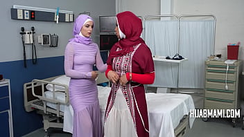 Dokter Kafir Putih Suntik Sperma Panas Ke Selangkangan Istri Arab Yang Haus Benih Saat Periksa Kesuburan