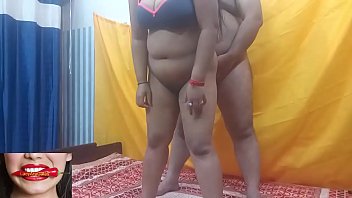Desi Bhabhi Apne Pati Ke Dost Ke Saath Gandi Baatein Karte Hue Maza Le Rahi Hai