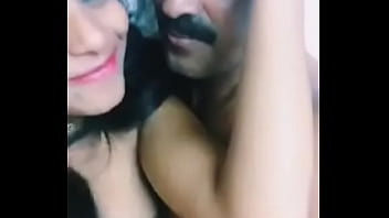 Istri Desi Yang Panas Bersama Suaminya