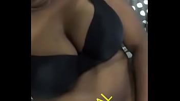 Gadis Desi Yang Menggoda