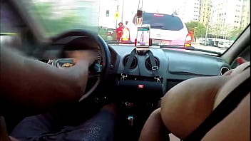 Indo Para A Praia E Se Exibindo Safada Para Um Casal De Novinhos Amigos Do Meio Liberal