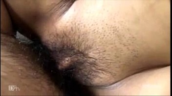 Gadis Asia Amatir Dengan Memek Berbulu Ditusuk Kontol Keras