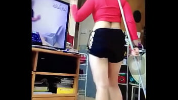 Pembantu Rumah Tangga Seksi Dari Indonesia