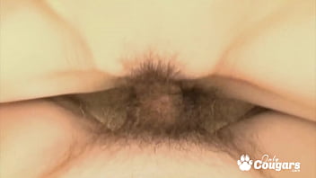 Mako Shinozuka Menggoyang Puki Kendurnya Yang Penuh Dengan Sperma Panas