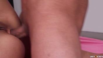 Aku Dihamili Kakak Tiriku, Lalu Anak Tiriku Juga Ikut Kami Berdua