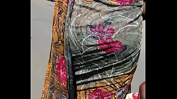 Paha Montok Menggoda Dalam Balutan Saree