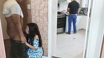 Istri Nakal Yang Suka Dientot Kembar Besar Adik Ipar Di Samping Suami Lagi Masak