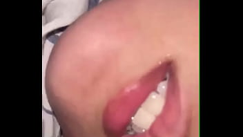 Tante Panas Minta Dipijat Sampai Merintih Karena Badannya Pegel Dan Butuh Sentuhan Pria Perkasa