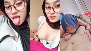 Gadis Berjilbab Manis Yang Doyan Menjilati Kemaluan Pria