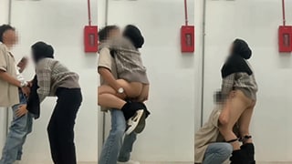 Jilbab Hot Ngentot Eksib Di Tangga Darurat Apartemen