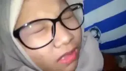 Mengaduh Nikmat Saat Tubuhku Dihantam Kenikmatan