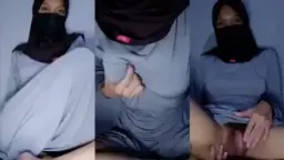 Ukhti Nina Asanti Berhijab Mengocok Memek Sampai 9 Kali