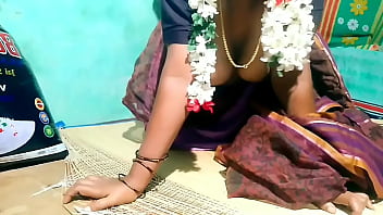 Menggoda Bibi Desi Yang Tergairah, Mulutku Menyantap Kemaluannya Yang Basah