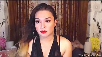 Gadis Brunet Panas Mengobrol Mesra Di Depan Webcam