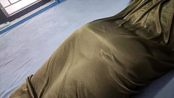 Pasangan Desa India Beradegan Mesra Yang Panas Dan Menggoda