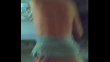 Candi Annie, Milf Matang Yang Masih Mengantuk, Menunduk Untuk Ditembak Dari Belakang Pagi-pagi Dan Pantatnya Penuh Dengan Cairan