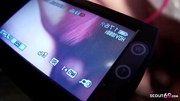 Gadis Muda Dan Ibu Tua Dihardcore Bergiliran Sama Klien Asing