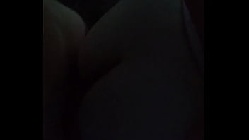 Kinzy Jo Mengulum Batang Keras Lalu Menunduk Menawarkan Pantatnya Untuk Ditusuk