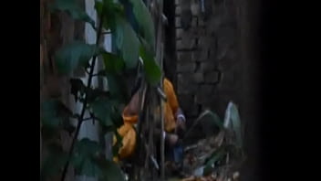 Desi Yang Basah Dan Gemar Buang Air Kecil