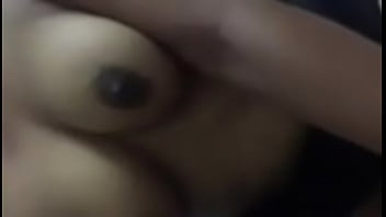 Puting Susu Desi Yang Gelap Dan Menggoda