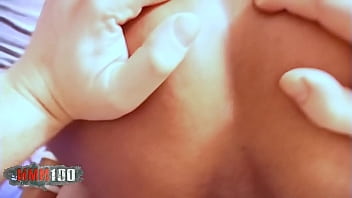 Gadis Arab Kurus Digilir Bercinta Untuk Pertama Kalinya