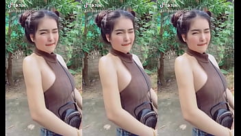 Gadis Asia Yang Menggoda Dengan Payudara Mungilnya