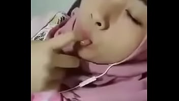 Video Call Mesra Dengan Gadis Berjilbab Yang Menggoda