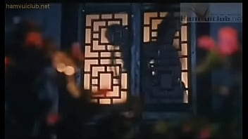 Gadis Oriental Yang Menggoda