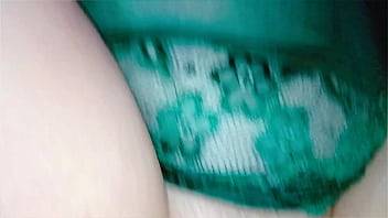 Perempuan Berhijab Digerogoti Sampai Keluar Isinya, Wajahnya Belepotan Cairan Panas.