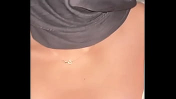 Muslimah Berjilbab Genit Menggoda Dengan Payudara Montoknya Yang Bergoyang | Gadis Solo Meremas Buah Dada Sempurnanya