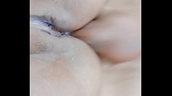 دعوة نارية من شرموطة مولعة تطلب نيك طيزها.. اسمع وشاهد كيف تتوسل بصوتها المثير لتشبع رغبتها الجامحة