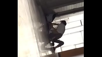 Koridor Kampus Yang Panas: Aksi Mesra Di Balik Pintu