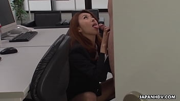 Mai Takizawa, Sekretaris Jepang Yang Menggoda, Dengan Penuh Nafsu Menghisap Kontol Tanpa Sensor