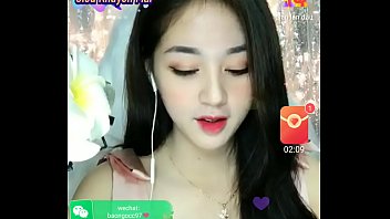 Gadis Asia Panas Menggoda Di Uplive, Siap Memuaskan Hasratmu