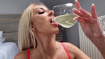 Latihan Piss Dan Anal Anita Blanche: Minum Air Seni Dari Mulut, Dap Dengan Kontol Bola Tiongkok, Orgasme Anal Yang Intens