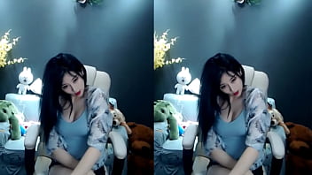 Vũ điệu Kích Dục Cuồng Nhiệt Của Em Gái Trung Quốc Nóng Bỏng