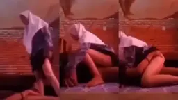 Gadis Smp Berpakaian Seragam Yang Menggoda