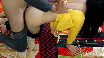 Pantat Sempit Ibu Tiri Punjabi Yang Menggairahkan