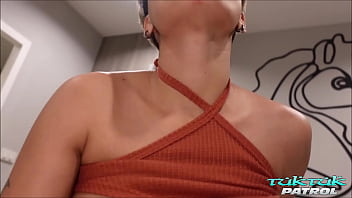 Tuktuk Patrol: Gadis Thailand Montok Bikin Bule Ejakulasi Deras